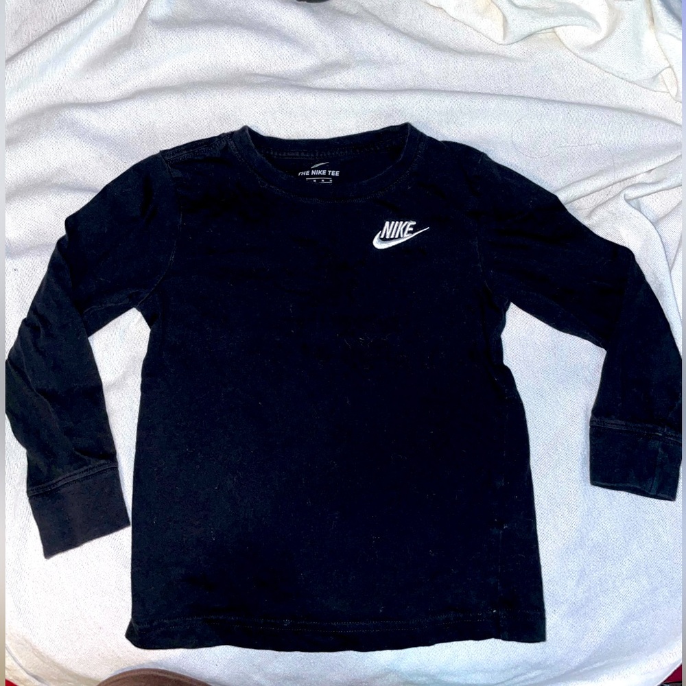 Nike long sleeve kids size MD